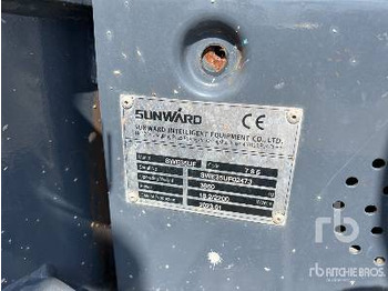Mini excavator SUNWARD SWE35UF: picture 5