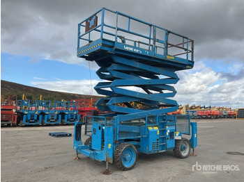 Scissor lift GENIE