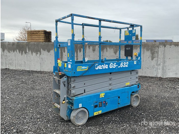 Scissor lift GENIE