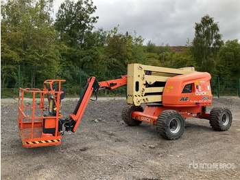 Articulated boom JLG