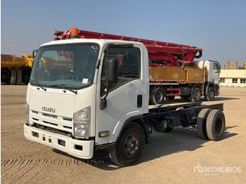 Cab chassis truck ISUZU