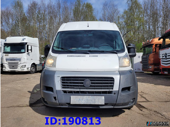 Coach FIAT Ducato - VIP - 17 Seater: picture 2