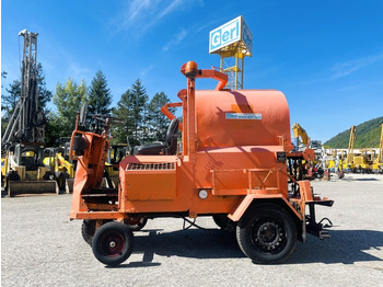 Asphalt distributor