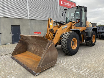 Wheel loader CASE