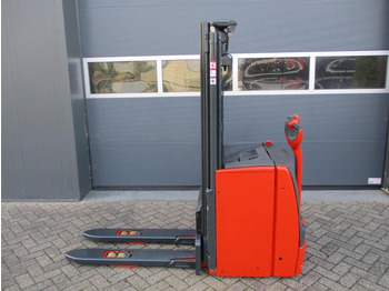 Stacker LINDE L14