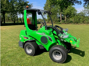 Compact loader AVANT