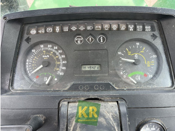 Farm tractor 6110 John Deere: picture 5