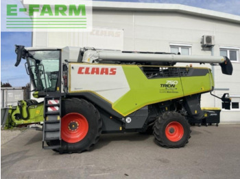 Combine harvester CLAAS