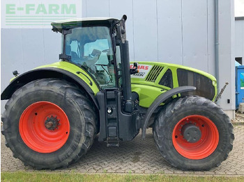 Farm tractor CLAAS Axion 930
