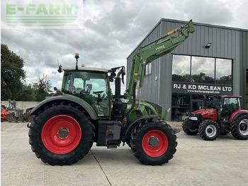 Farm tractor FENDT 724 Vario
