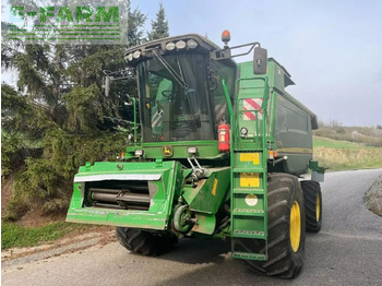 Combine harvester JOHN DEERE T560
