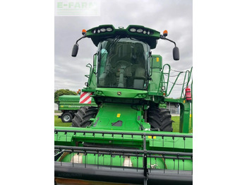 Combine harvester JOHN DEERE T560