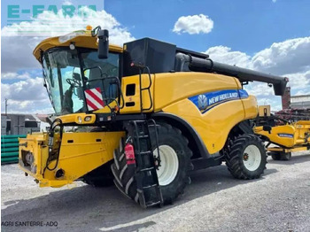 Combine harvester New Holland cr 8070: picture 3