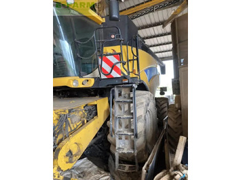 Combine harvester NEW HOLLAND CR9080