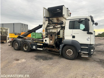 Garbage truck MAN