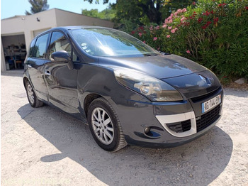 Car RENAULT