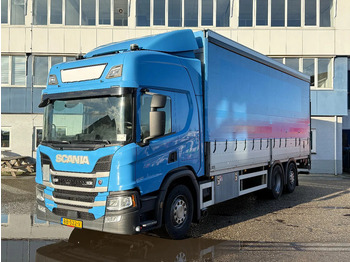 Curtainsider truck SCANIA P 450