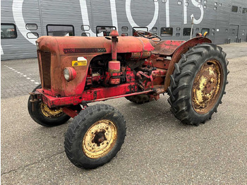 Farm tractor DAVID BROWN