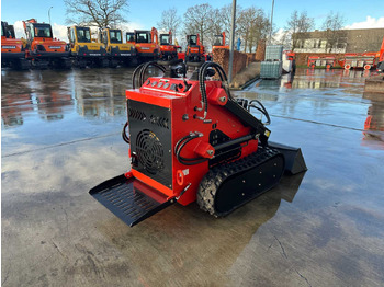 Skid steer loader SMACH SH380: picture 4
