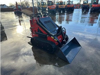 Skid steer loader SMACH SH380: picture 3