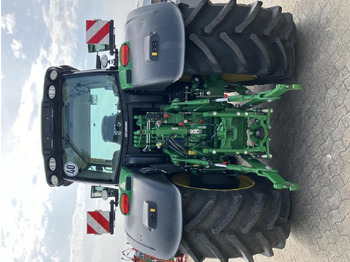 Farm tractor John Deere 6R 215: picture 4
