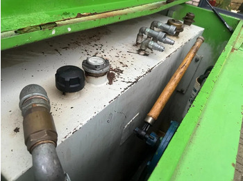 Storage tank Kiwa IBC Steenbergen 2000 liter Dieseltank met handpomp Milieutank: picture 4