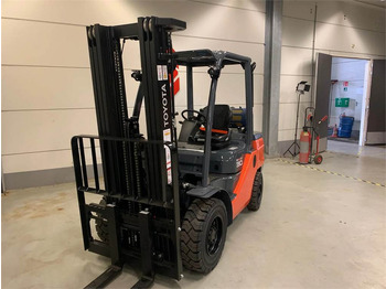 LPG forklift Toyota 02-8FGF30: picture 4