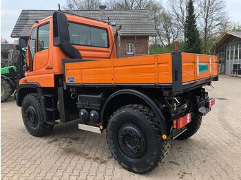 Dropside/ Flatbed truck, Municipal/ Special vehicle Mercedes-Benz Unimog U400: picture 2