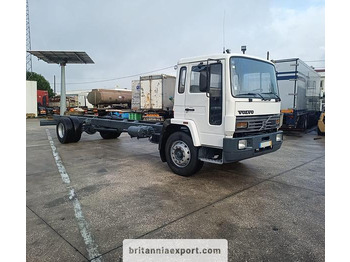Cab chassis truck VOLVO FL