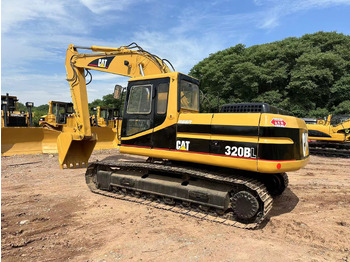 Crawler excavator CATERPILLAR 320B: picture 4