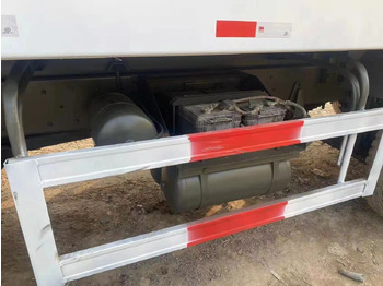 Tipper for transportation of heavy machinery SINOTRUK HOWO 371 Tipper truck: picture 5