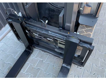 Electric forklift LINDE E