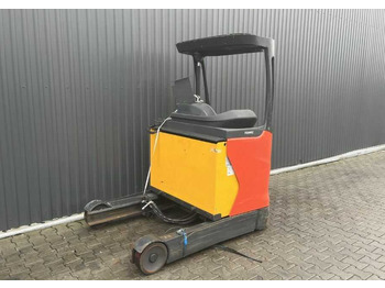 Reach truck LINDE R16