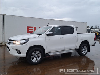 Pickup truck TOYOTA Hilux