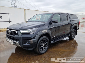 Pickup truck TOYOTA Hilux