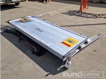 Tail lift DHOLLANDIA