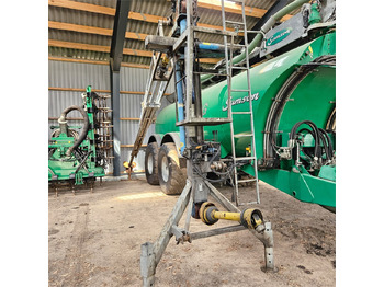 Fertilizing equipment