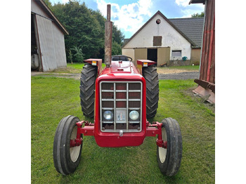 Farm tractor IH 444: picture 2