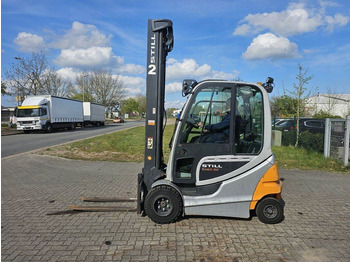 Electric forklift STILL RX60
