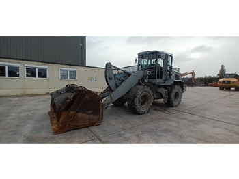 Wheel loader CATERPILLAR 930M