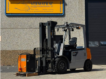 Electric forklift STILL
