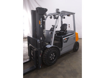 Electric forklift STILL