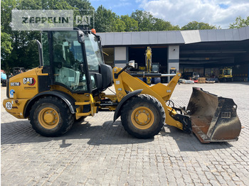 Wheel loader Cat 907M: picture 4