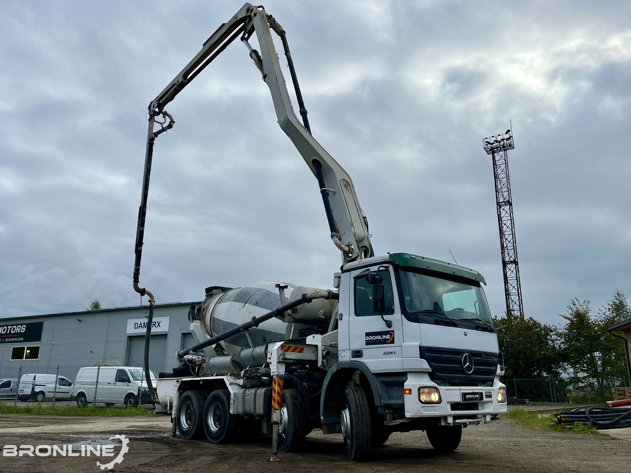 2004 MERCEDES-BENZ ACTROS 3241K 8X4/4 PUMI - Concrete mixer truck: picture 3 2004 MERCEDES-BENZ ACTROS 3241K 8X4/4 PUMI - Concrete mixer truck: picture 3
