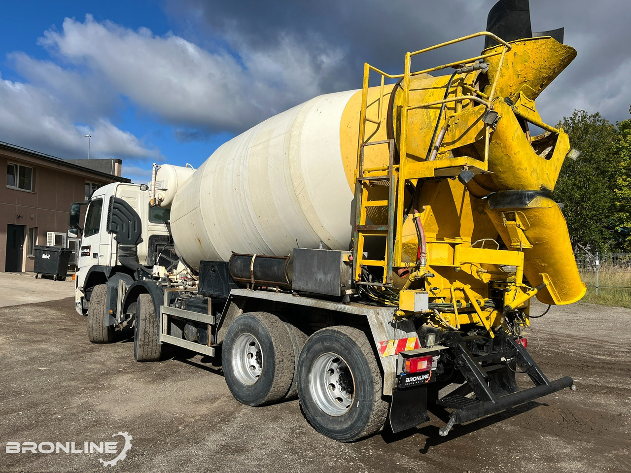 2004 Volvo FM12 420 8x4 Intermix 10m³ - Concrete mixer truck: picture 4 2004 Volvo FM12 420 8x4 Intermix 10m³ - Concrete mixer truck: picture 4