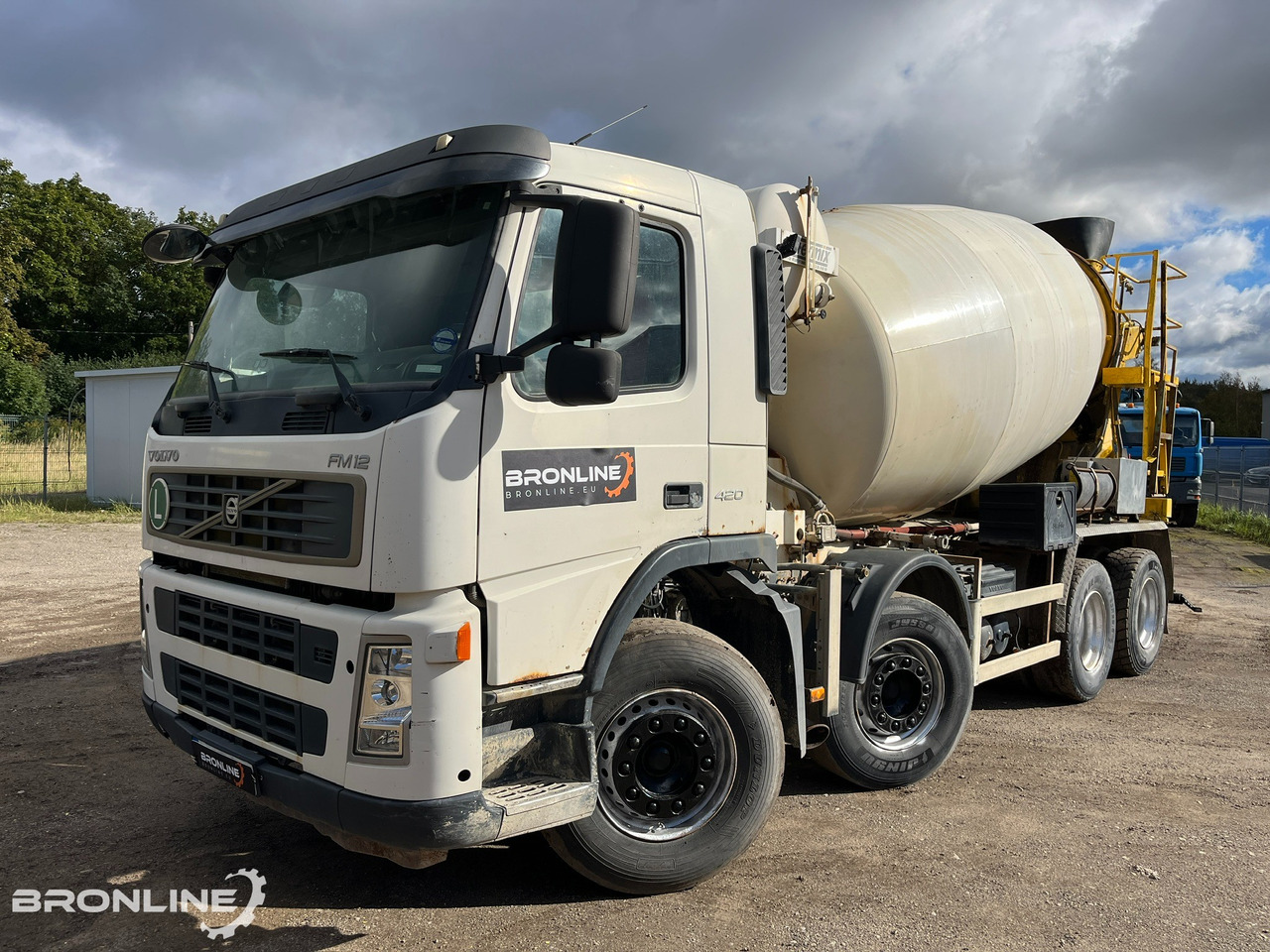 2004 Volvo FM12 420 8x4 Intermix 10m³ - Concrete mixer truck: picture 1 2004 Volvo FM12 420 8x4 Intermix 10m³ - Concrete mixer truck: picture 1