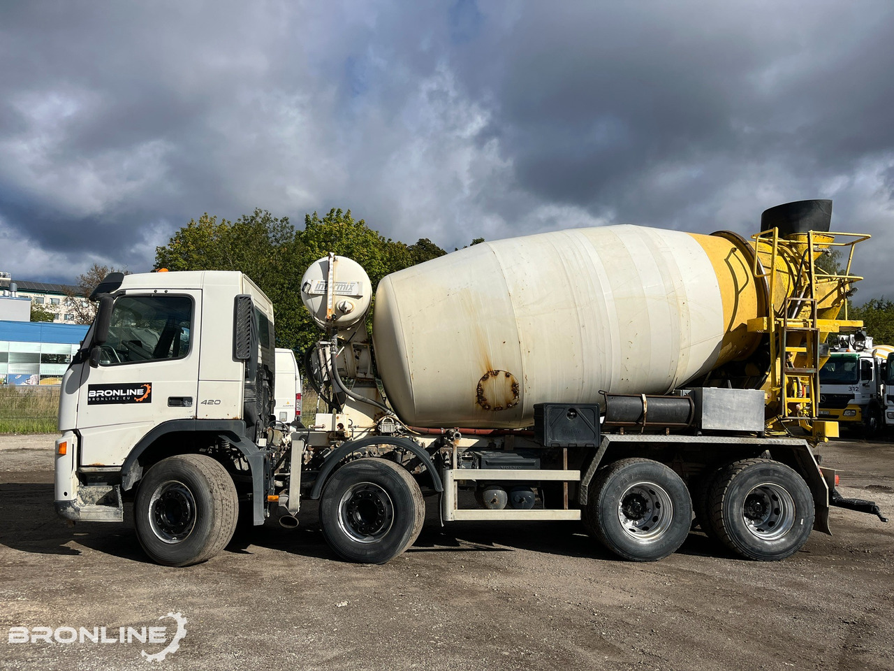 2004 Volvo FM12 420 8x4 Intermix 10m³ - Concrete mixer truck: picture 3 2004 Volvo FM12 420 8x4 Intermix 10m³ - Concrete mixer truck: picture 3