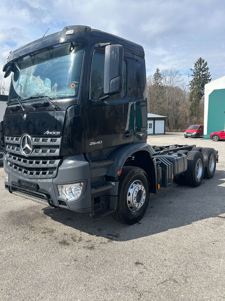 Cab chassis truck Mercedes-Benz Arocs  26.40 6x4 Kipperfahrgestell BB: picture 9