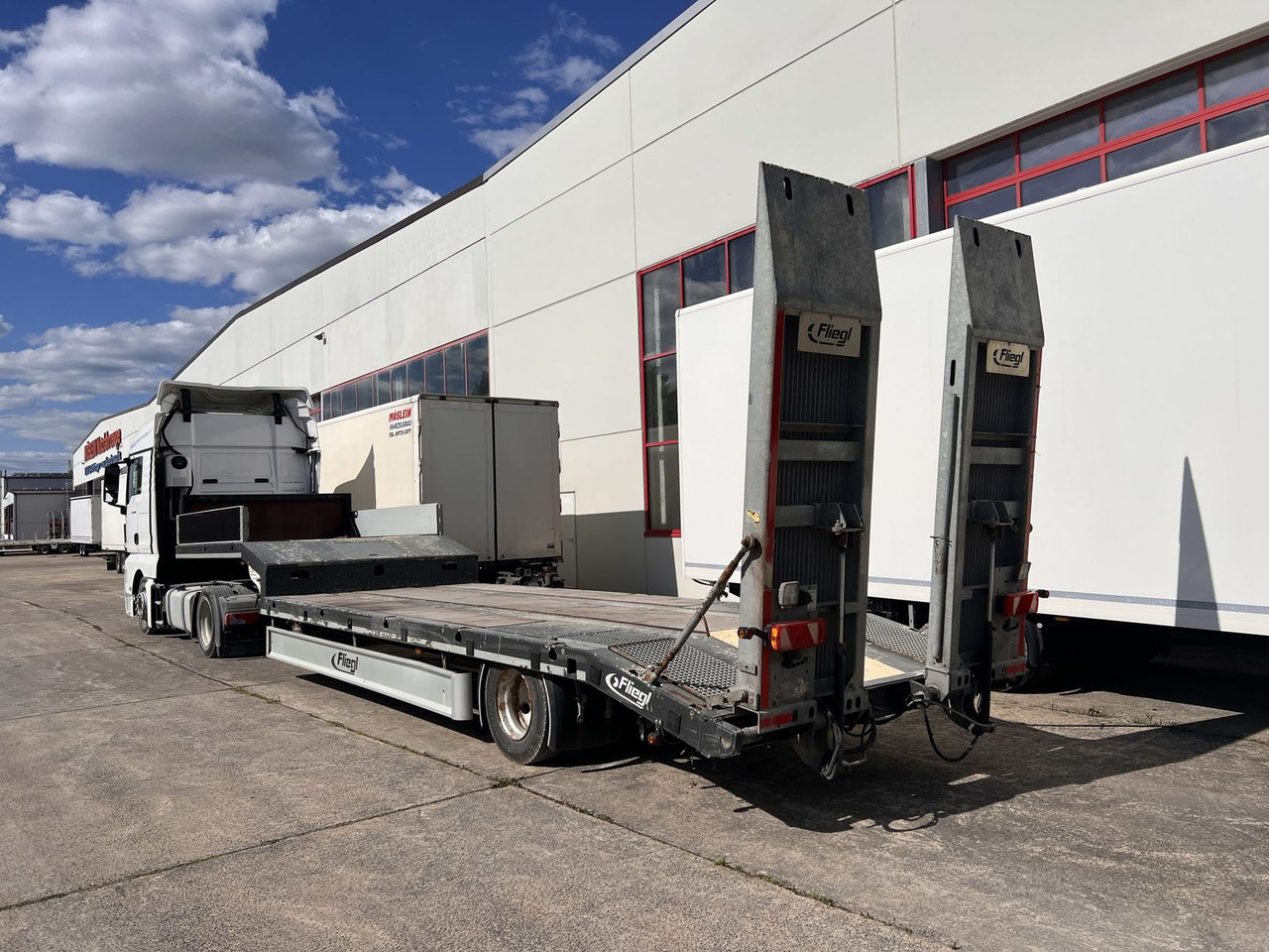 1 Achs Satteltieflader - Low loader semi-trailer: picture 5 1 Achs Satteltieflader - Low loader semi-trailer: picture 5