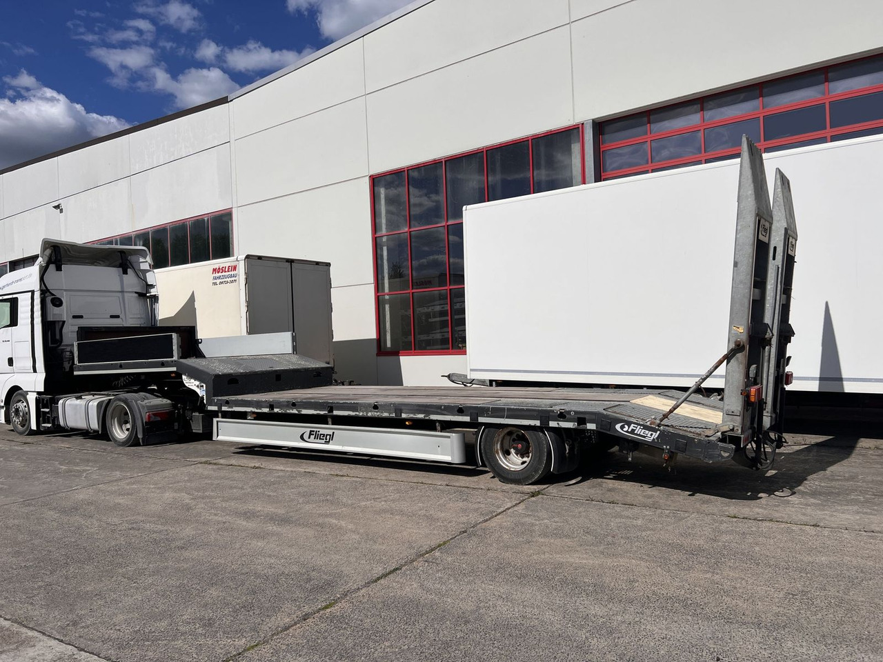 1 Achs Satteltieflader - Low loader semi-trailer: picture 2 1 Achs Satteltieflader - Low loader semi-trailer: picture 2